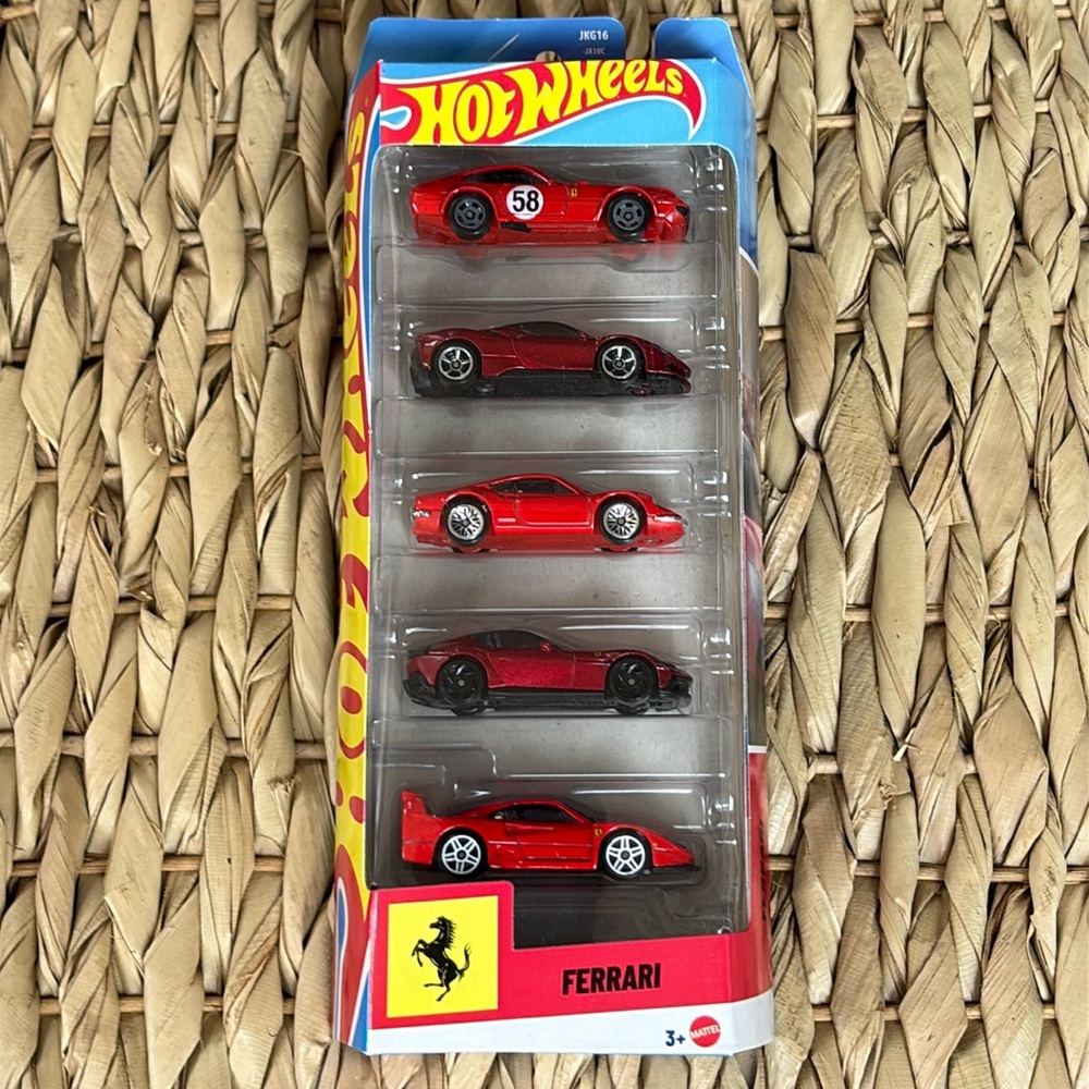 Hot Wheels Ferrari 5 Car Red Set Hotwheels Mattel Diecast Collectible New 2025